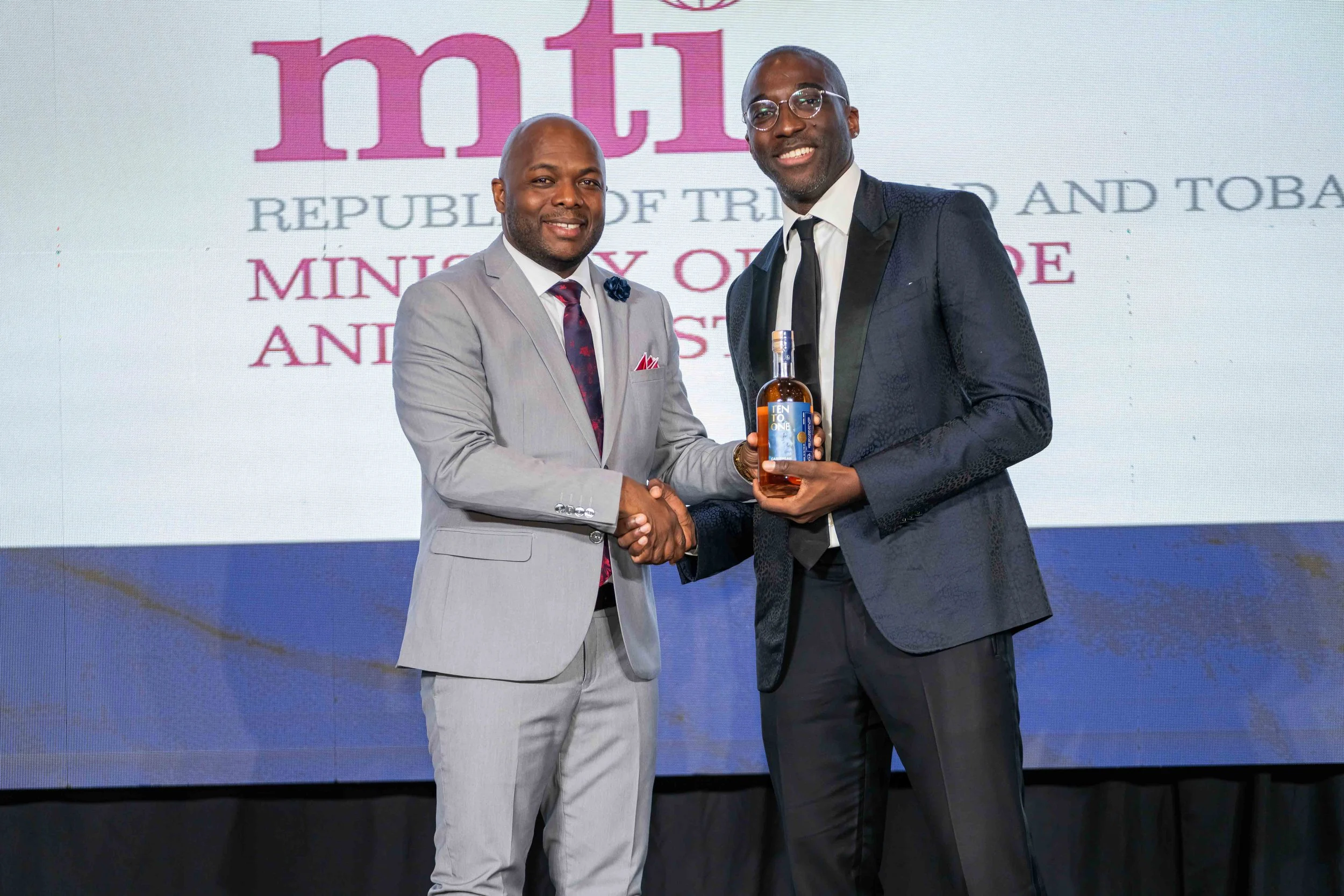 (L-R) TTMA President Roger Roach and Marc Farrell, Founder and CEO of Ten to One Rum, at the TTMA President’s Dinner and Awards 2023 at the Hyatt Regency on 14 November 2023.