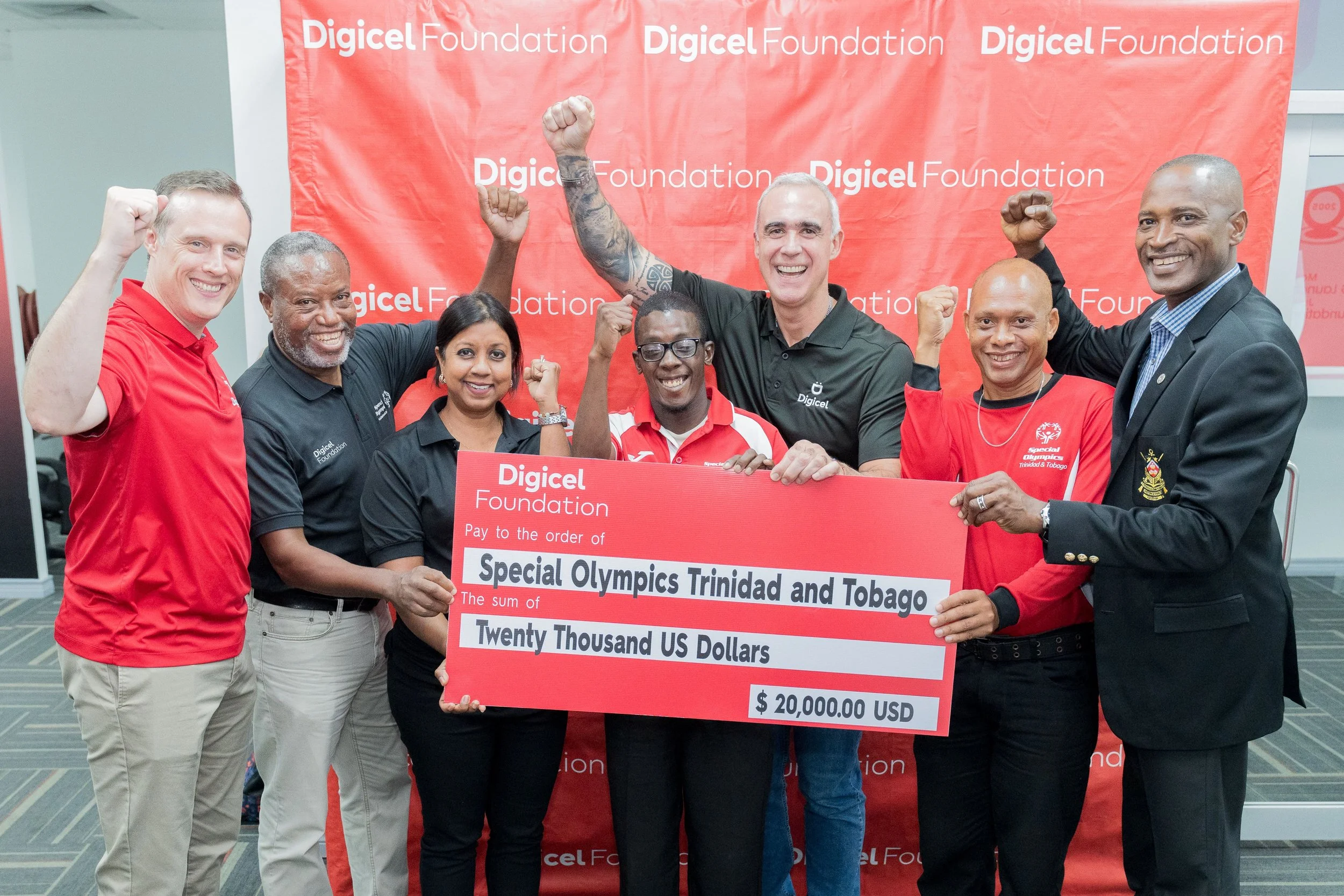 Excitement builds for the first ever Caribbean Beach Games! From left to right: Abraham Smith – Digicel Trinidad & Tobago CEO; Ferdinand Bibby – SOTT National Director; Desha Clifford – Digicel Foundation Chairperson; Justin Providence – athlete; Marcelo Cataldo – Digicel Group CEO; Antonio Sorzano – athlete; Major David Benjamin – SOTT Chairman.