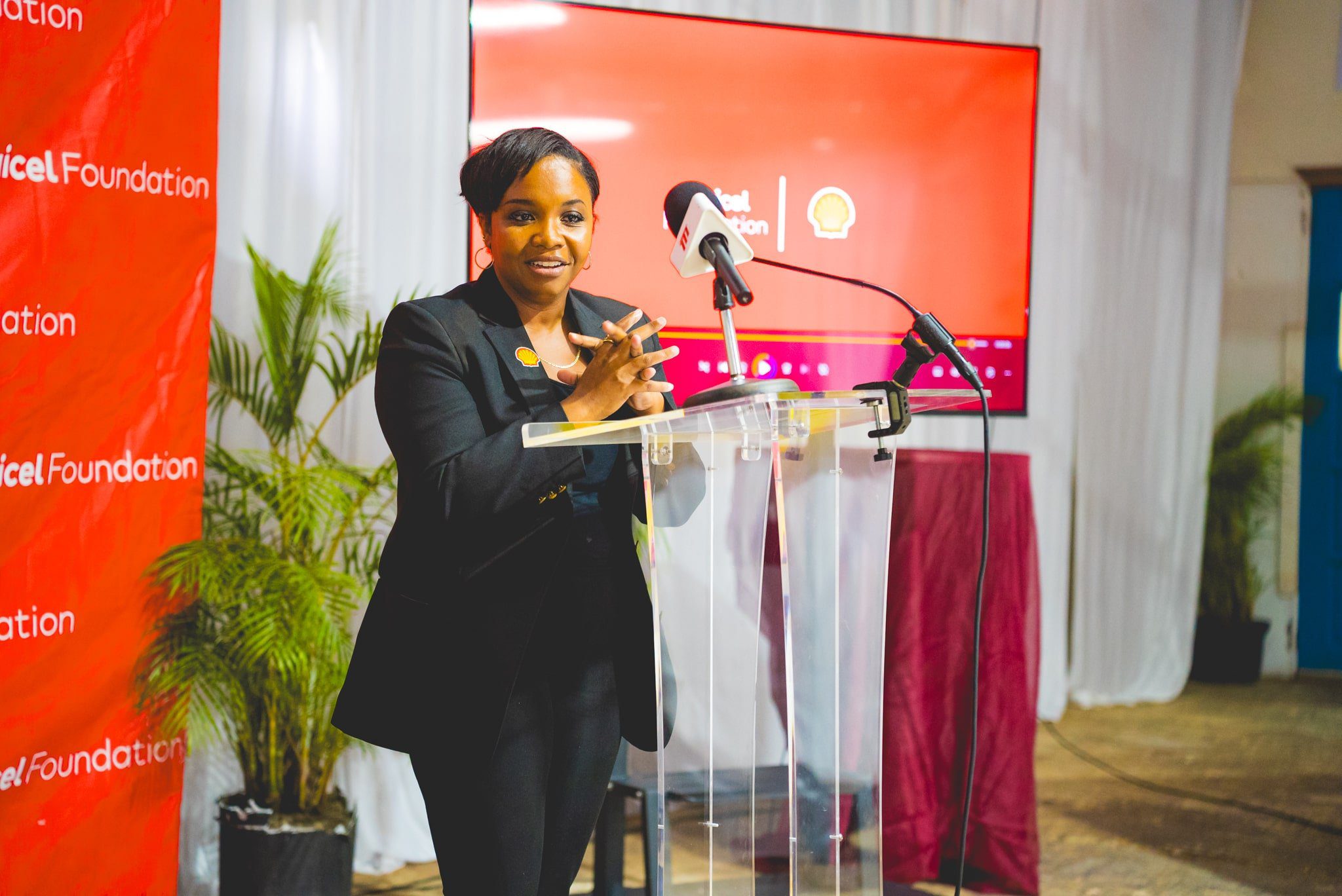 Shell T&T’s Social Performance and Social Investment Advisor Ryssa Brathwaite delivers remarks at the launch of the Ryu Dan Empowerment Foundation’s Extraordinary Projects Impacting Communities (EPIC) project, funded by the Digicel Foundation in partnership with Shell Trinidad and Tobago (Shell).